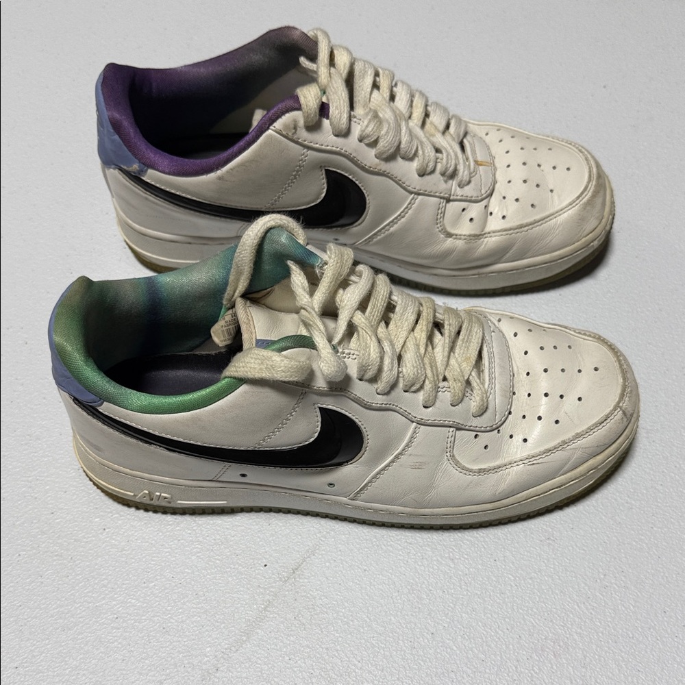 Nike Air Force White and Black Sneakers with Gradient Accents